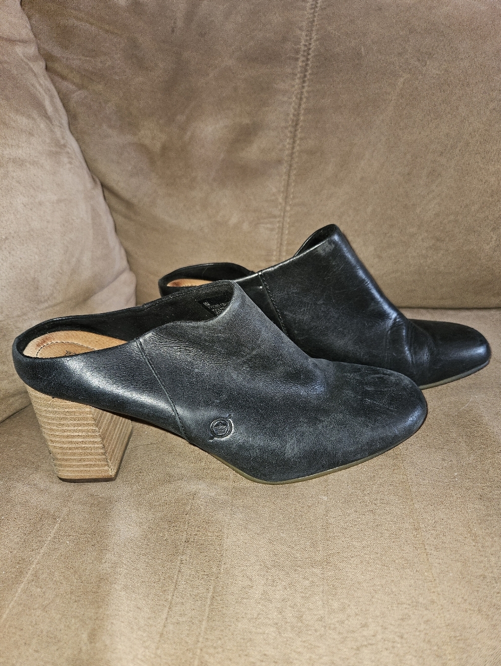 BORN Sz 8 Black Leather 3" Heeled Mules